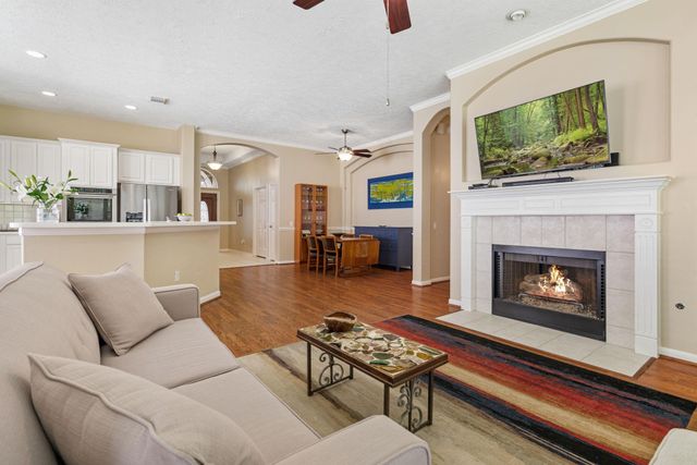 183 Victoria Glen Drive, The Woodlands, TX 77384