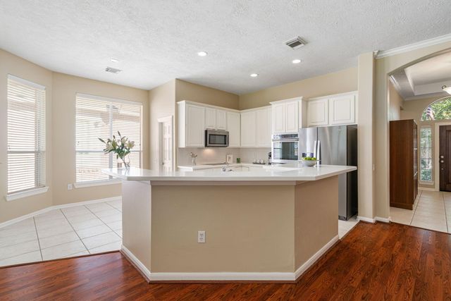 183 Victoria Glen Drive, The Woodlands, TX 77384