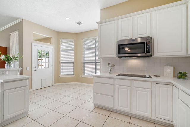 183 Victoria Glen Drive, The Woodlands, TX 77384