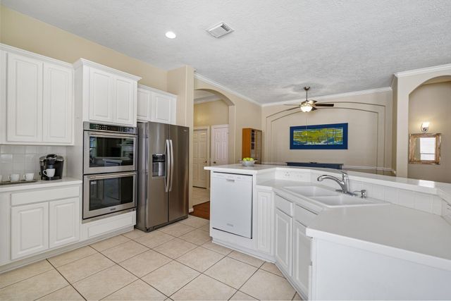 183 Victoria Glen Drive, The Woodlands, TX 77384