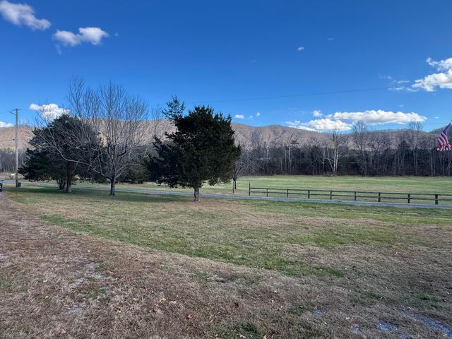 1333 Falling Leaf LN, Montvale, VA 24122