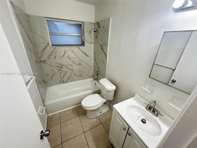 148 NW 14th Way 2, Dania Beach, FL 33004