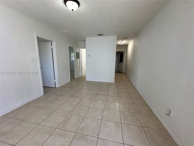 148 NW 14th Way 2, Dania Beach, FL 33004