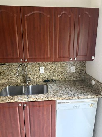 117 SE 3rd Ave 7, Hallandale Beach, FL 33009