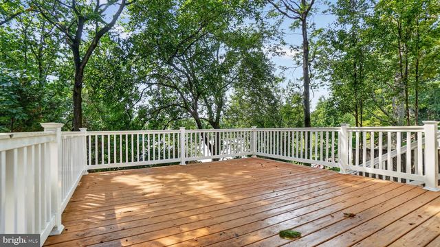 7732 W SHORE RD, Pasadena, MD 21122