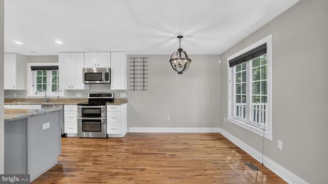 7732 W SHORE RD, Pasadena, MD 21122