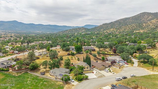 22812 Retreat Place, Tehachapi, CA 93561