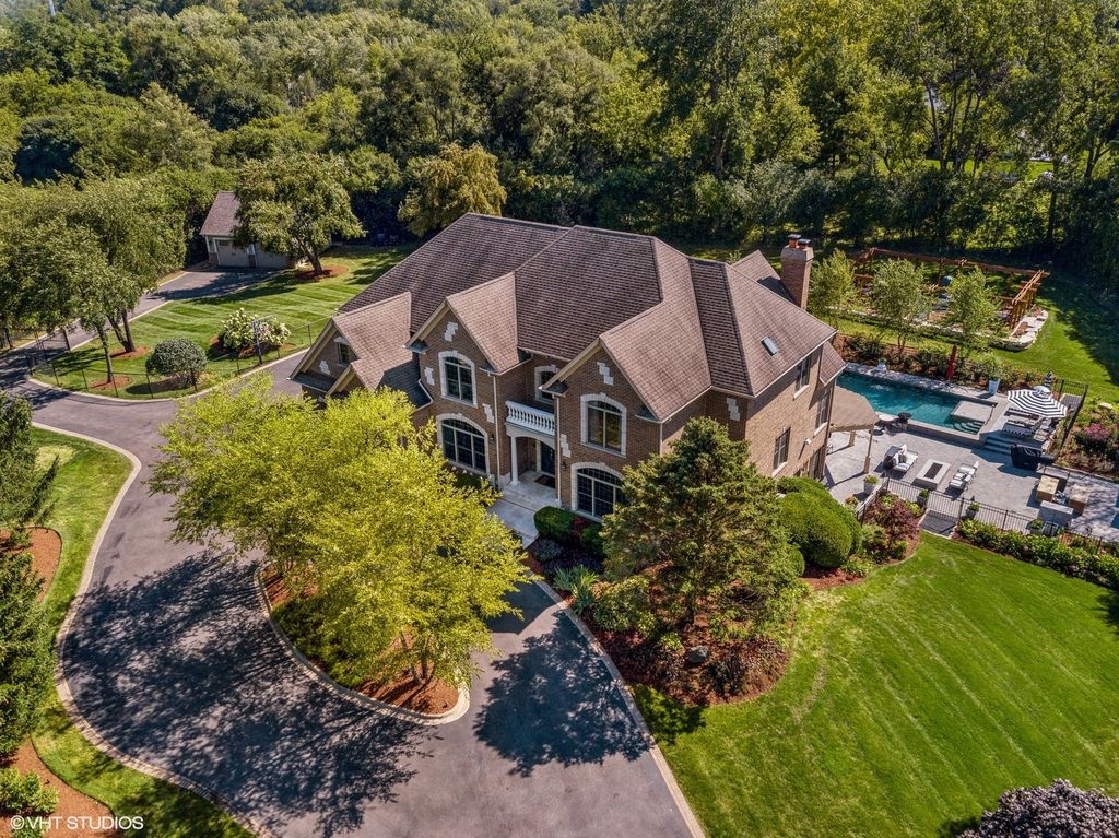 675 Old Barrington Road, North Barrington, IL 60010