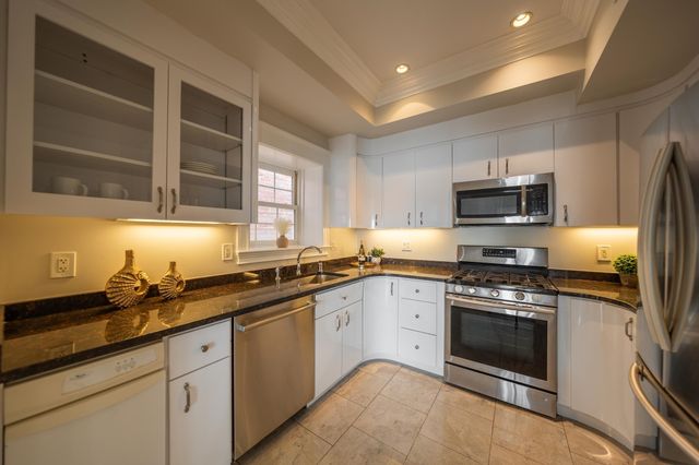 195 Webster St 4, Boston, MA 02128
