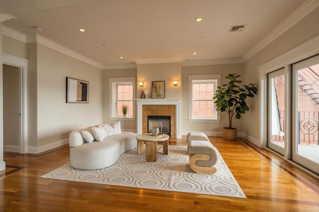 195 Webster St 4, Boston, MA 02128