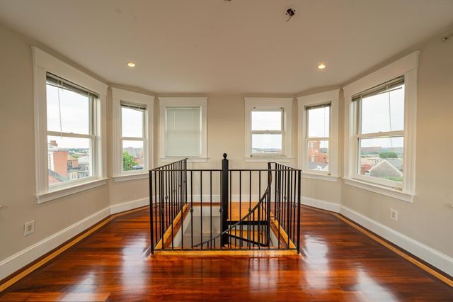 195 Webster St 4, Boston, MA 02128