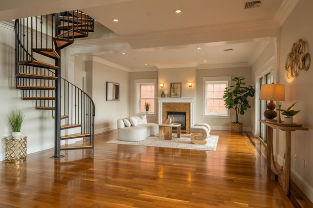 195 Webster St 4, Boston, MA 02128