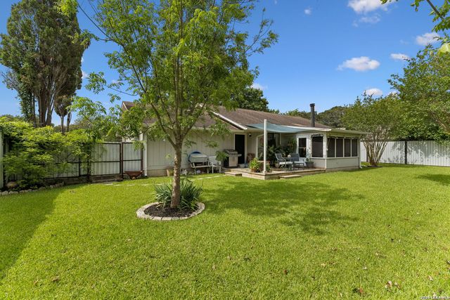 106 Lehmann St, Boerne, TX 78006