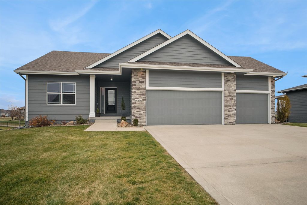 5022 NE Seneca Drive, Ankeny, IA 50021
