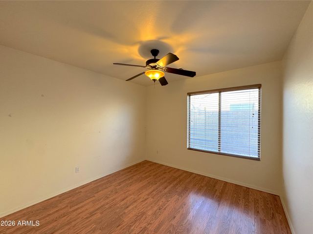 8621 E OLLA Avenue, Mesa, AZ 85212