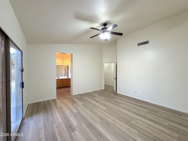 8621 E OLLA Avenue, Mesa, AZ 85212