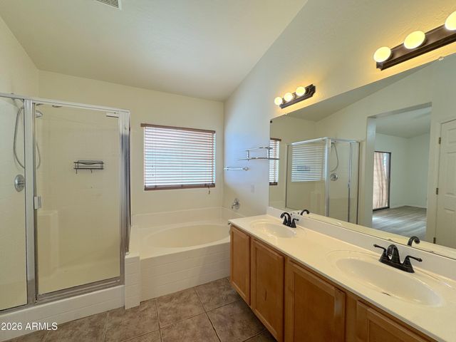 8621 E OLLA Avenue, Mesa, AZ 85212