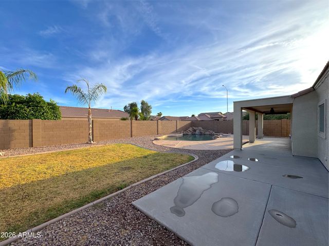 8621 E OLLA Avenue, Mesa, AZ 85212