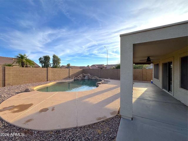 8621 E OLLA Avenue, Mesa, AZ 85212