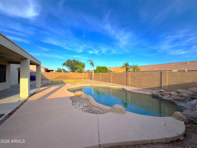 8621 E OLLA Avenue, Mesa, AZ 85212