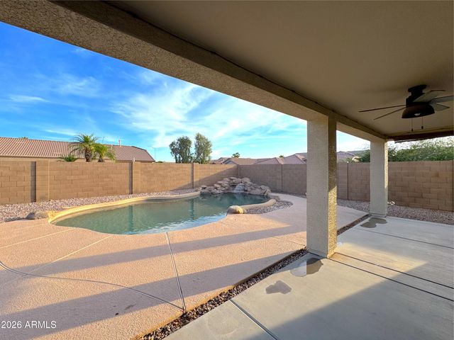 8621 E OLLA Avenue, Mesa, AZ 85212