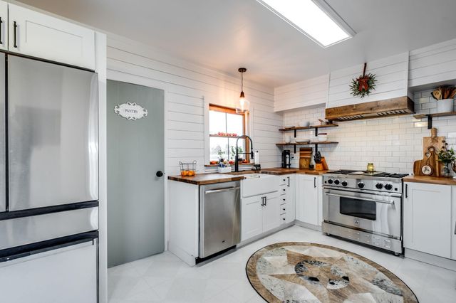 8617 S Langdon Rd, Plevna, KS 67568