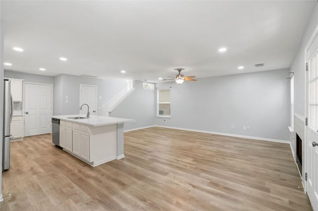 38 N Walden Elms S, The Woodlands, TX 77382