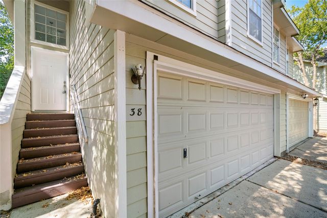 38 N Walden Elms S, The Woodlands, TX 77382