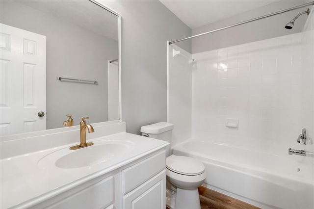 38 N Walden Elms S, The Woodlands, TX 77382