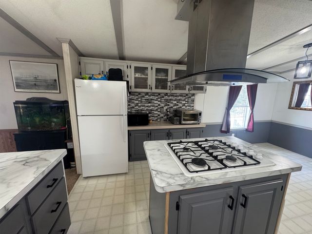 82 Sunset Circle, Campton, NH 03223