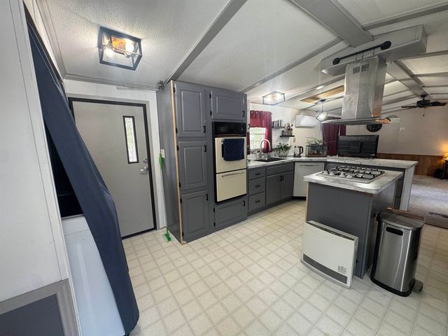 82 Sunset Circle, Campton, NH 03223