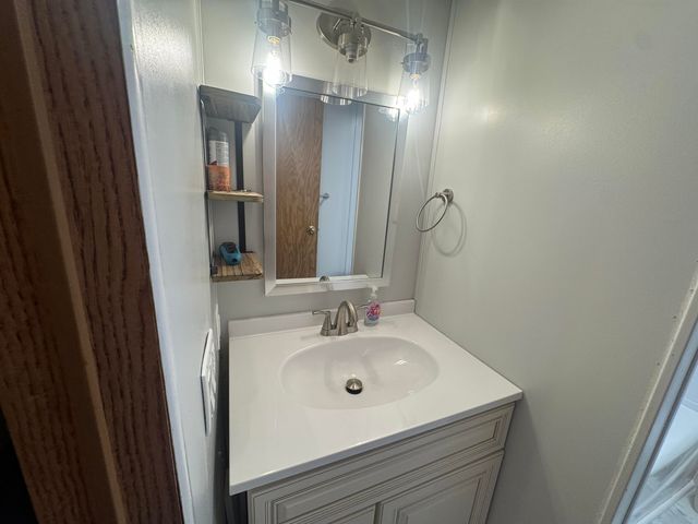 82 Sunset Circle, Campton, NH 03223