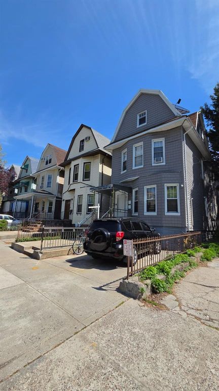 811 E 8th Street, Brooklyn, NY 11230