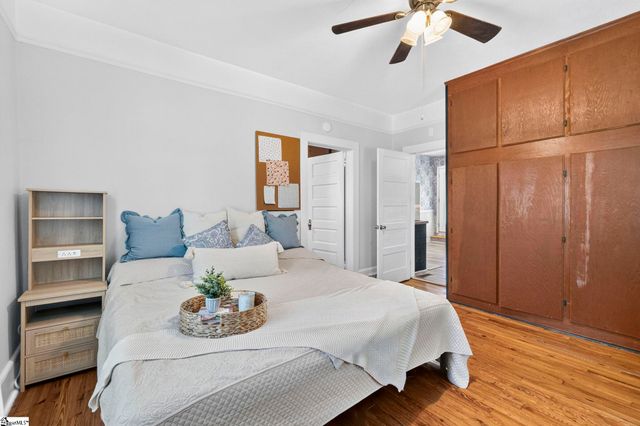 105 Mellon Street, Slater, SC 29683