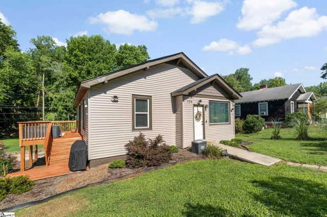 105 Mellon Street, Slater, SC 29683