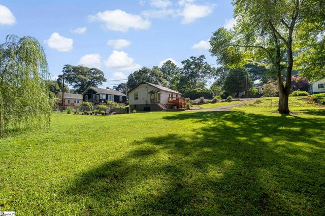 105 Mellon Street, Slater, SC 29683