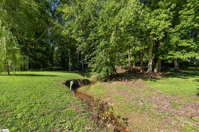 105 Mellon Street, Slater, SC 29683