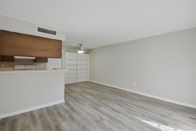 12905 Woodforest Boulevard 607, Houston, TX 77015