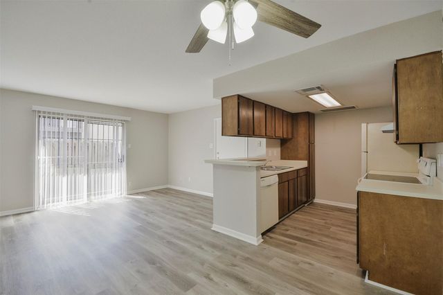 12905 Woodforest Boulevard 607, Houston, TX 77015