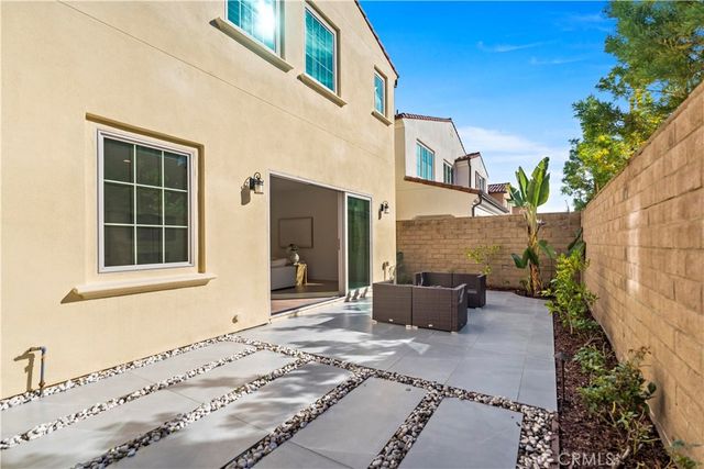 66 Poncho, Irvine, CA 92602