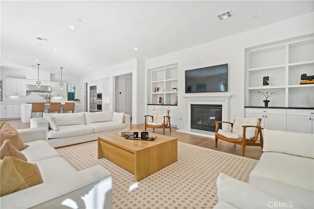 66 Poncho, Irvine, CA 92602