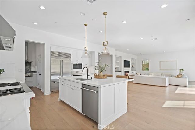 66 Poncho, Irvine, CA 92602