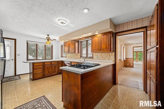 4306 16TH Avenue, Moline, IL 61265