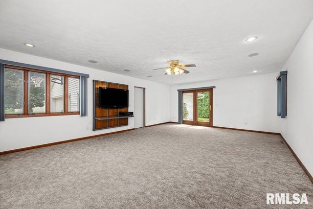 4306 16TH Avenue, Moline, IL 61265