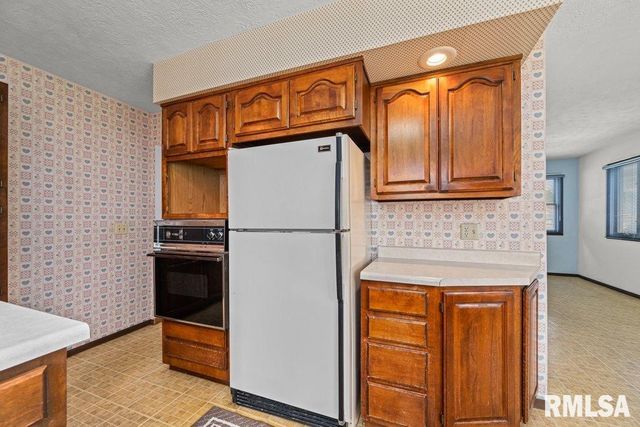 4306 16TH Avenue, Moline, IL 61265