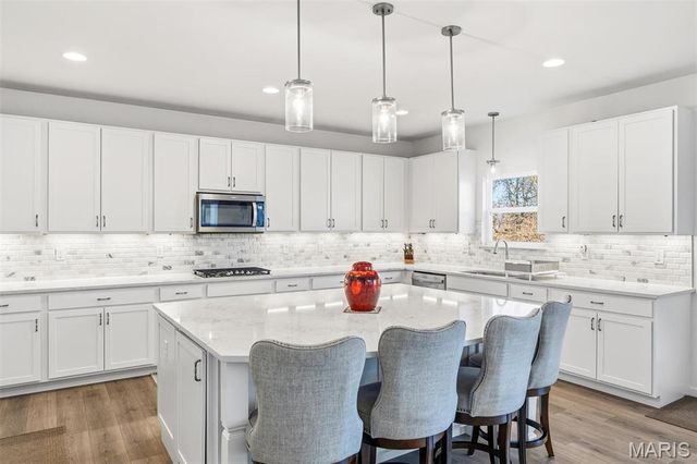 1278 Harvester Drive, Chesterfield, MO 63005