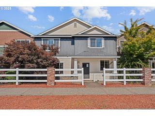 19565 HUMMINGBIRD Loop, Oregon City, OR 97045