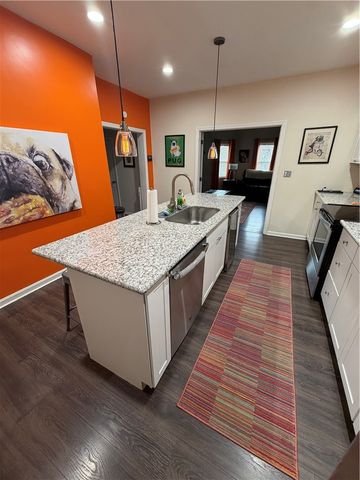 112 N 1st St, Jeannette, PA 15644