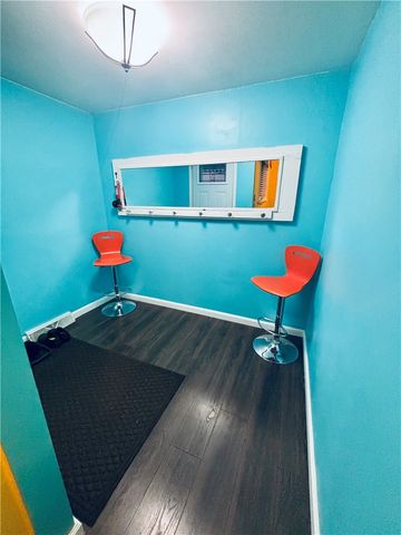 112 N 1st St, Jeannette, PA 15644