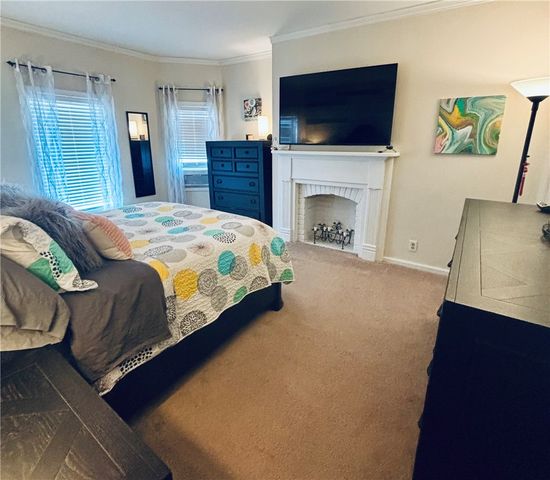 112 N 1st St, Jeannette, PA 15644